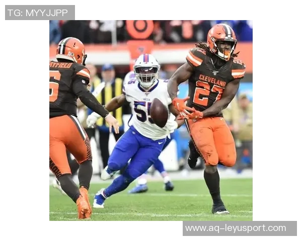 迈克布朗在勇士拓展进攻理念但坚实防守基础依然不可或缺 迈克布朗在勇士拓展进攻理念但坚实防守基础依然不可或缺