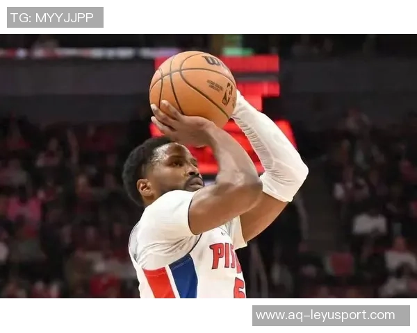 迪恩韦德表现惊艳六场四中四三分命中率高达二助攻八篮板助力球队胜利