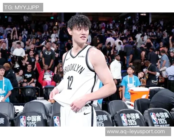 媒体人深度解析曾凡博被裁背后的商业逻辑与情感冲突 媒体人深度解析曾凡博被裁背后的商业逻辑与情感冲突