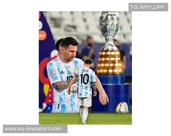 贝纳德斯基揭秘C罗真实个性谦逊友善与团队融洽相处